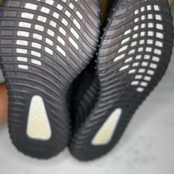 Athletic_Shoes
